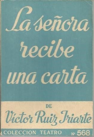 LA SEÑORA RECIBE UNA CARTA.