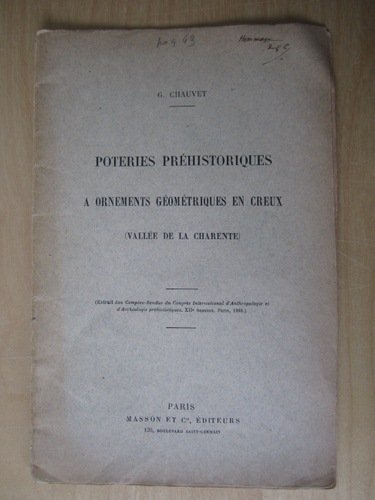 Poteries préhistoriques à ornements géométriques en creux (Vallée de la …