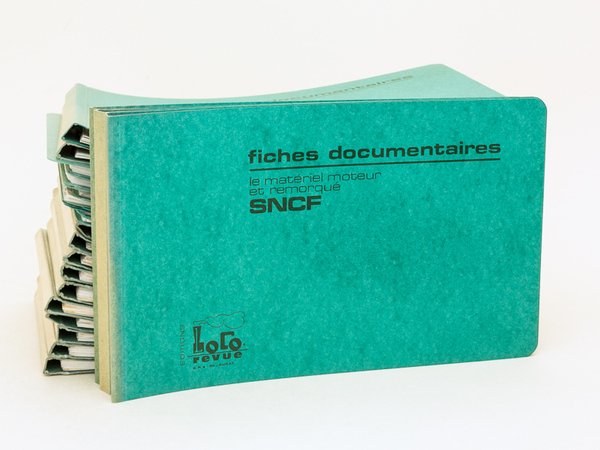 Fiches Documentaires. Le Matériel moteur et remorqué S.N.C.F. [ Lot …