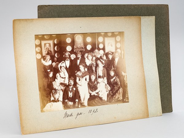 3 Photos anciennes de bal costumé dont "Mardi-Gras 1892", "Charades …