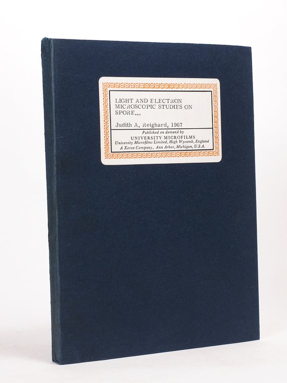 Light and Electron Microscopic Studies on Spore Germination and Bud …