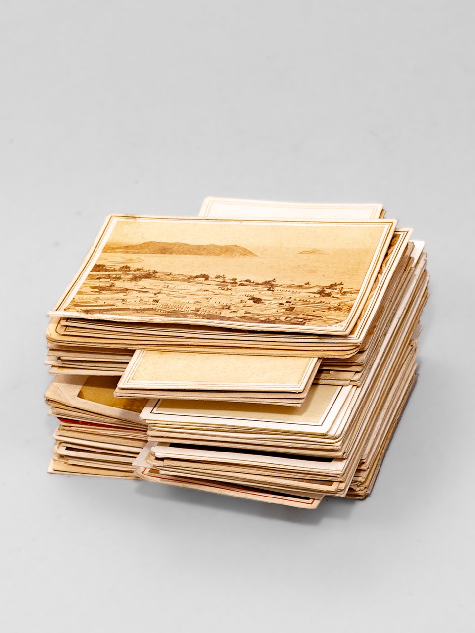 Lot de 79 portraits photographiques anciens format carte de visite …