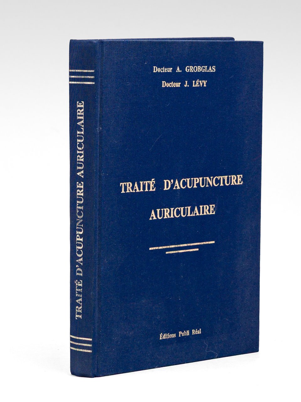 Traité d'acupuncture auriculaire.