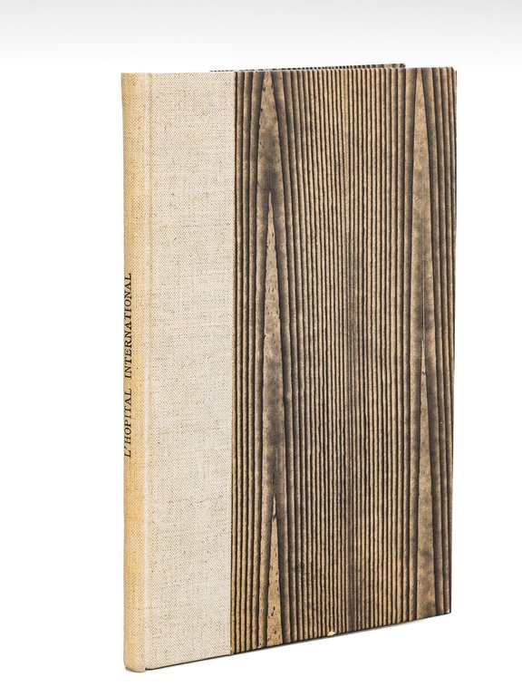 Une Visite à l'Hôpital International [ Edition originale ]