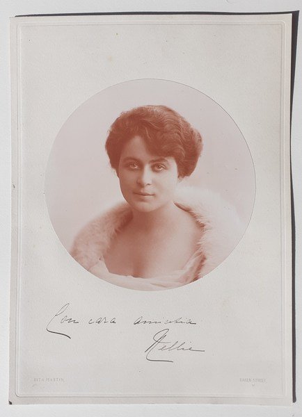 Fotografia vintage di Rita Martin ritratto con dedica 1906 circa