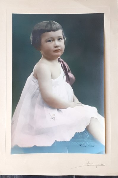 Grande ritratto di bimba Fotografo Enea Mangini Torino anni '40