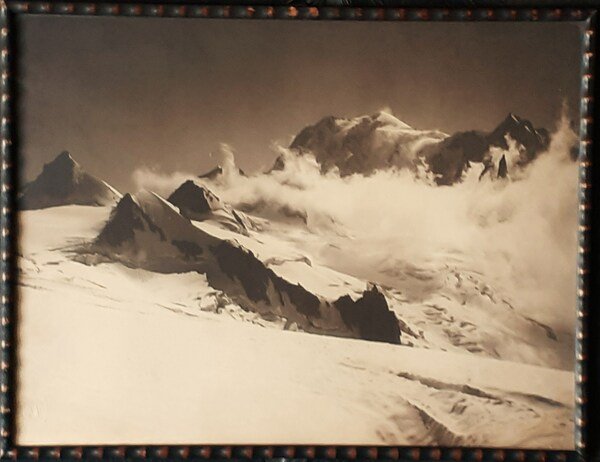 Fotografia di Alessio Nebbia Courmayeur Bottega d'Arte Alpina 1928 ca.