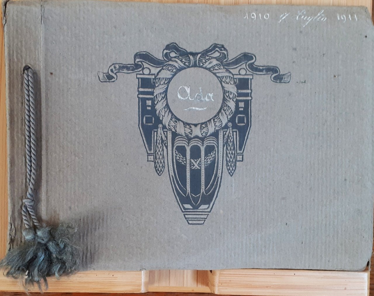 Album fotografico Ada (fotografie dal 1910 al 17 Luglio 1911) | Immagine principale