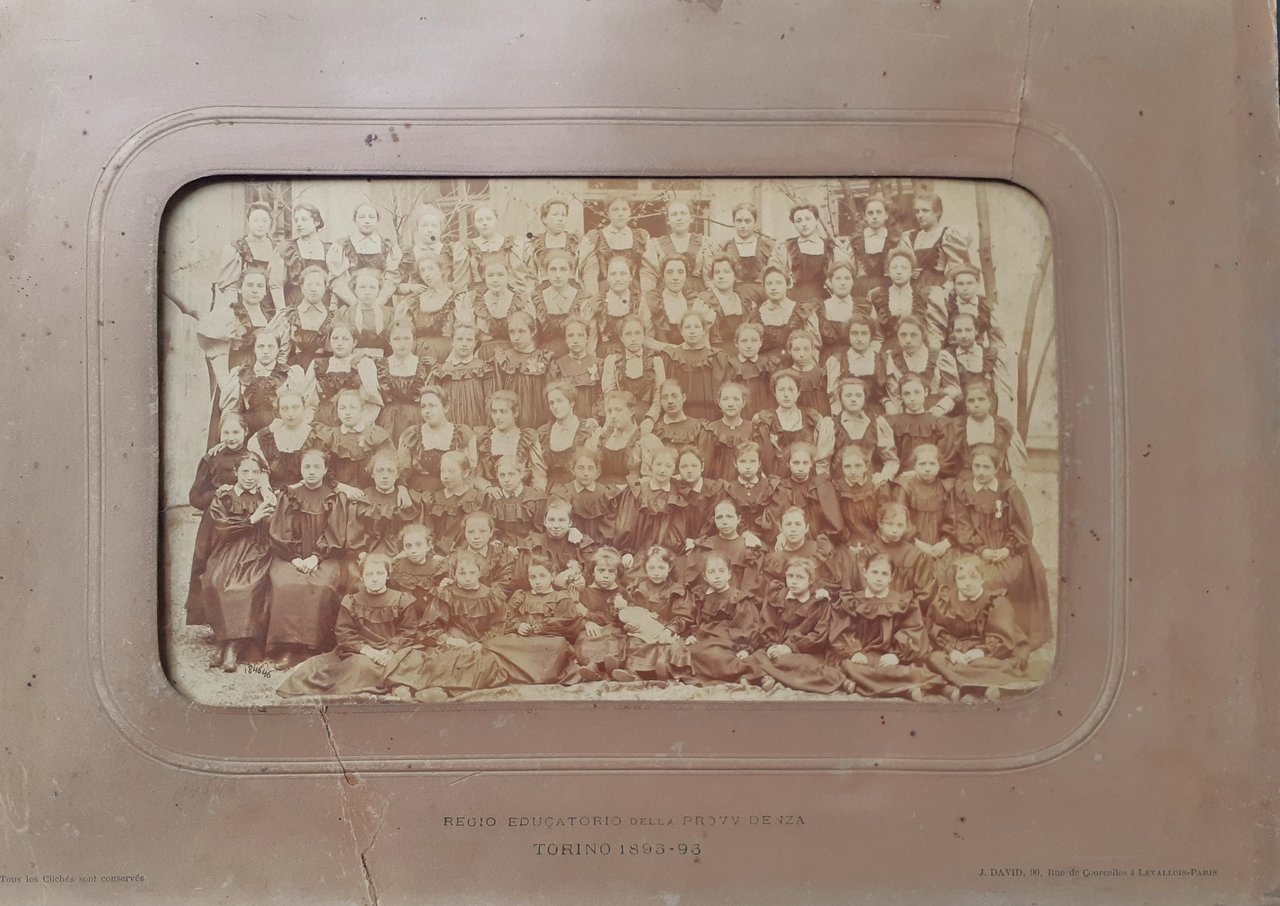 Albumina Gruppo scolari Regio Educatorio della Provvidenza Torino 1895/96