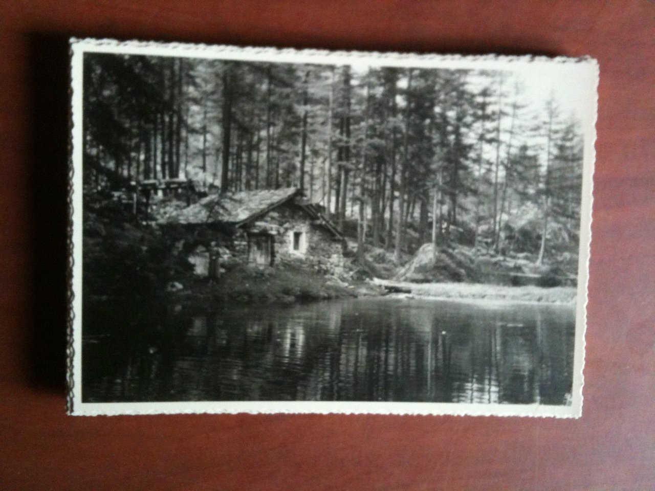 Cartolina fotografia vera anni '30 Baita su lago montano