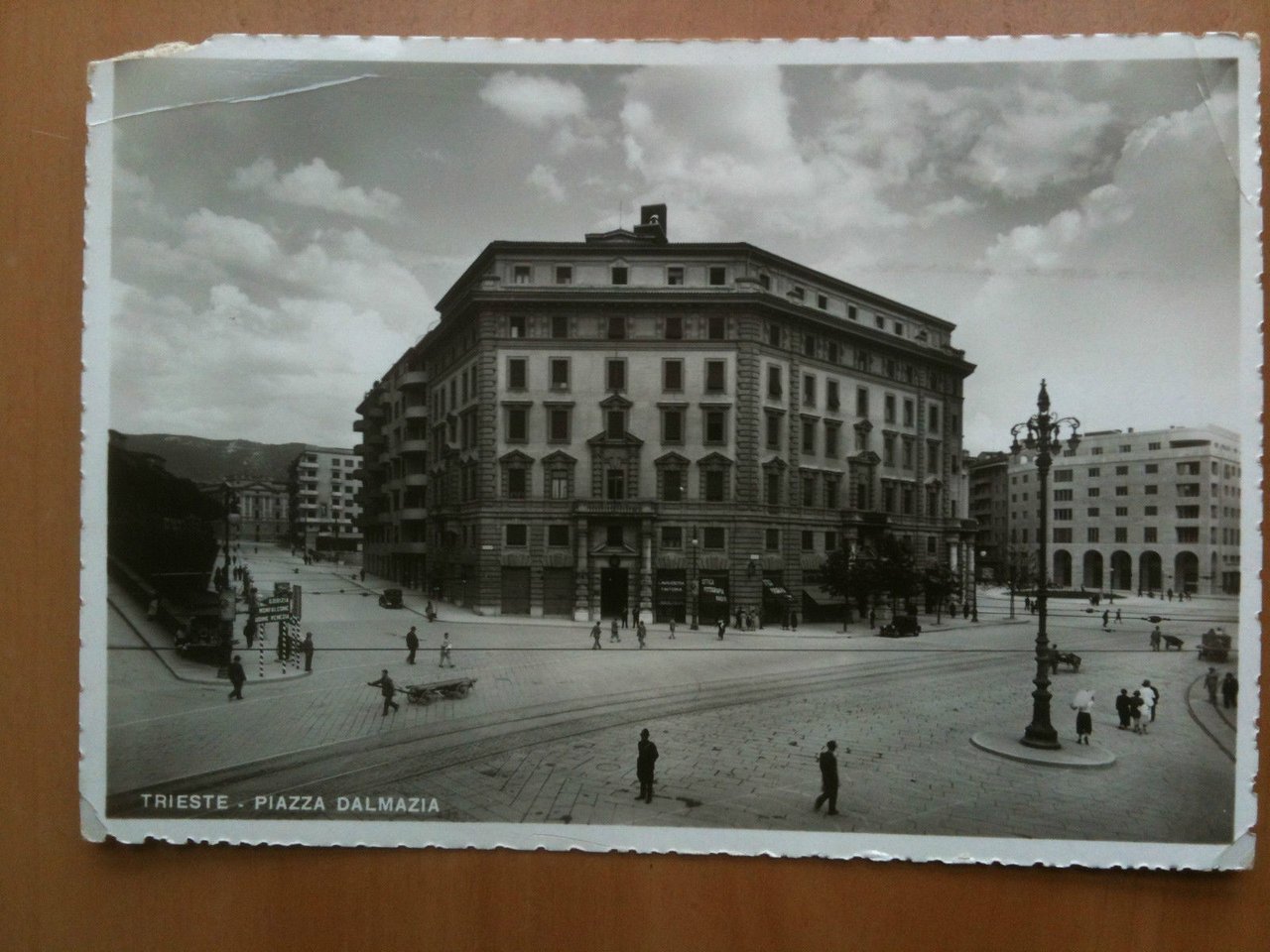Cartolina metà '900 Trieste Piazza Dalmazia - viaggiata