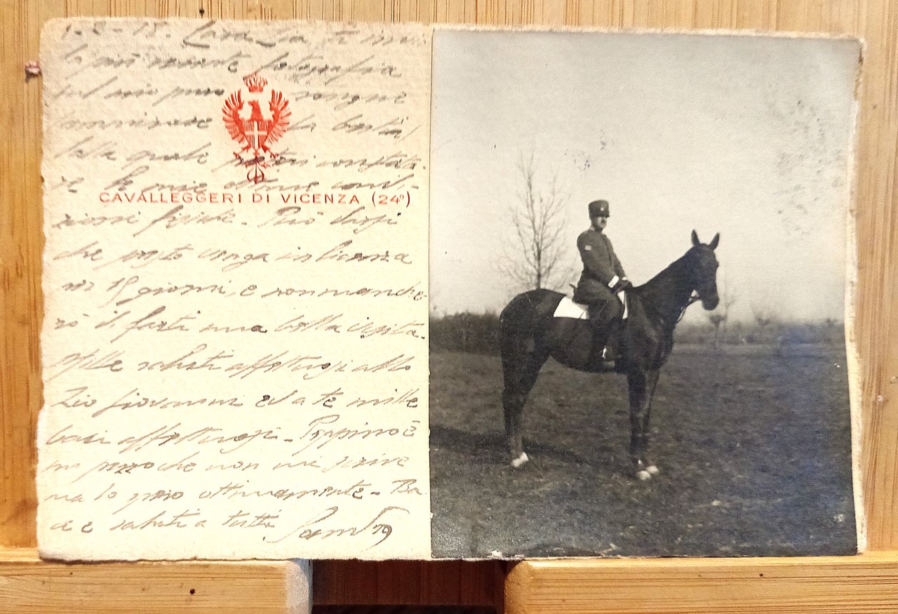 Cartolina reggimentale con foto applicata del Generale Alessandro Vaccaneo 1918 | Immagine principale