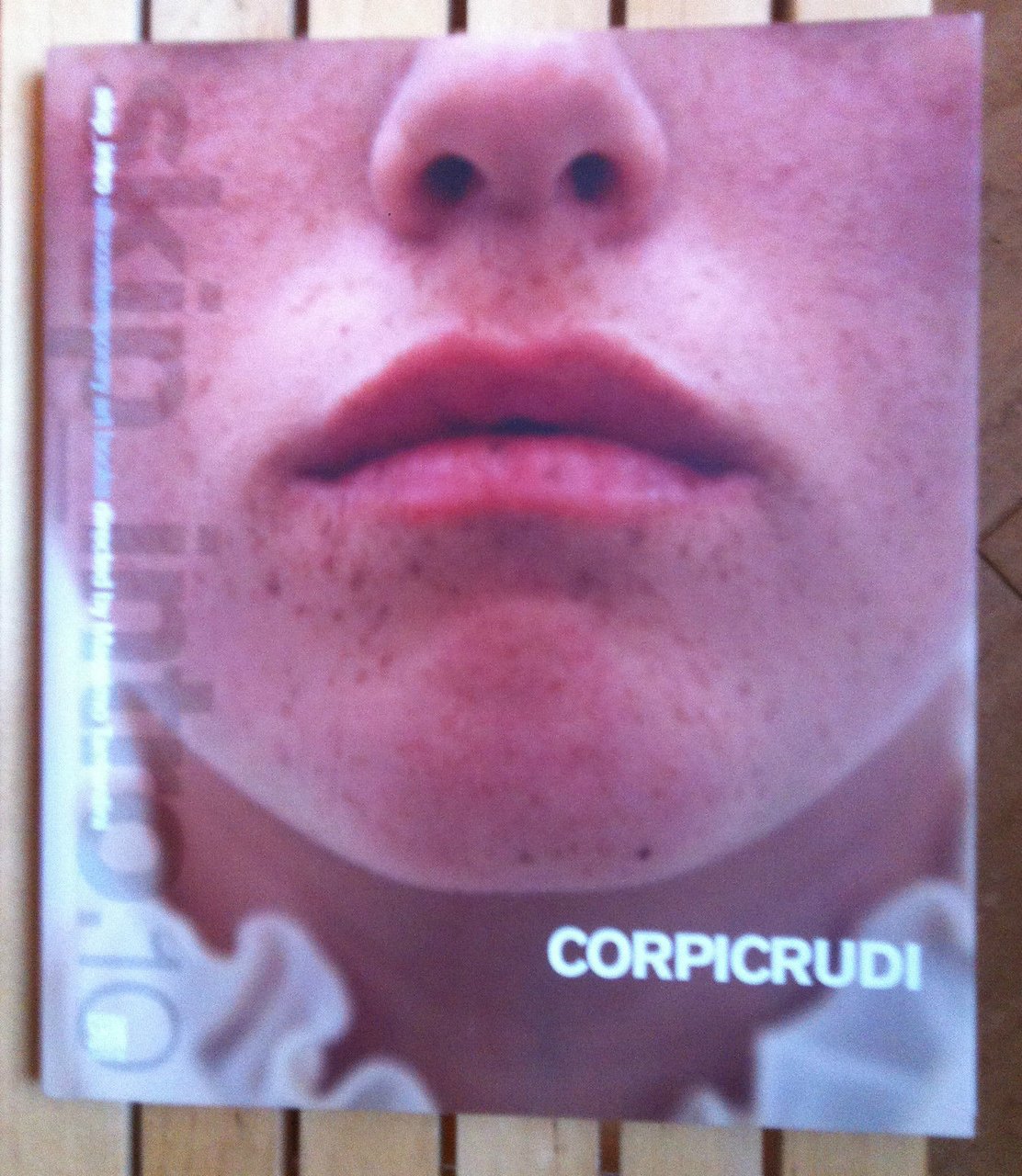 Catalogo fotografico Skip_intro.10 Corpicrudi Luca Beatrice 2009 - E18325