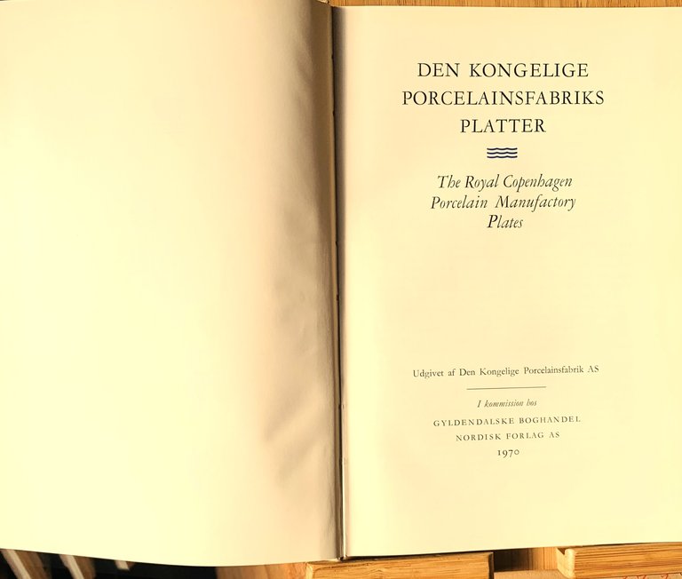 Den Kongelige Porcelainsfabriks Platter/ The Royal Copenhagen Porcelain Plates | Immagine Gallery 2