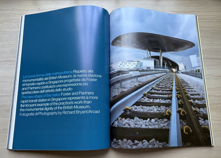 domus. Architettura/Design/Arte/Comunicazione / Architecture/Design/Art/Communication Febbraio / February 2001 N. 834