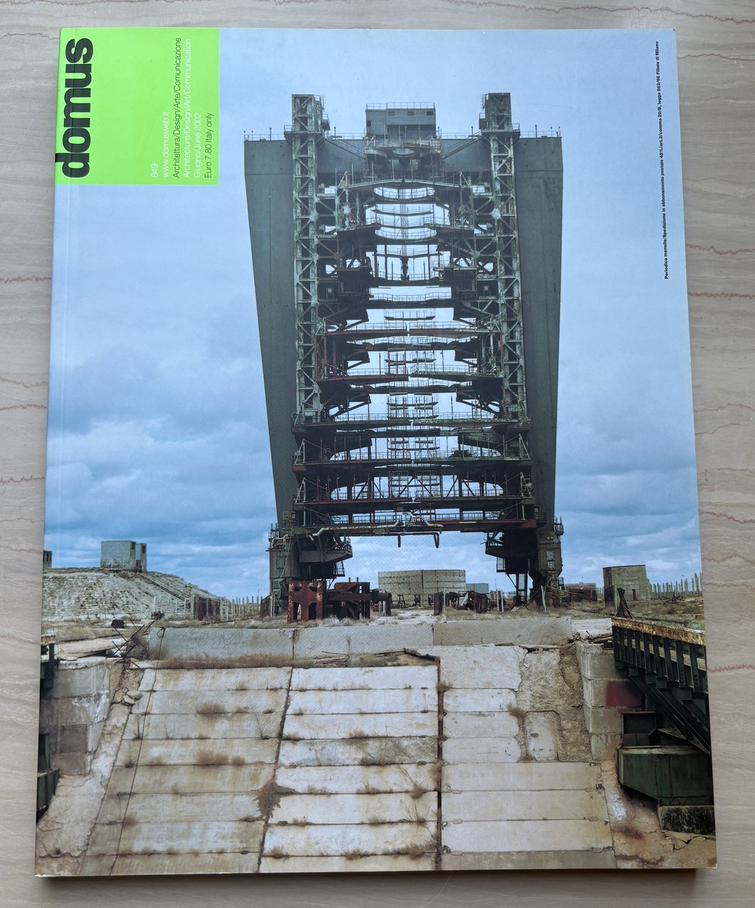 domus. Architettura/Design/Arte/Comunicazione / Architecture/Design/Art/Communication Giugno/June 2002 N. 849