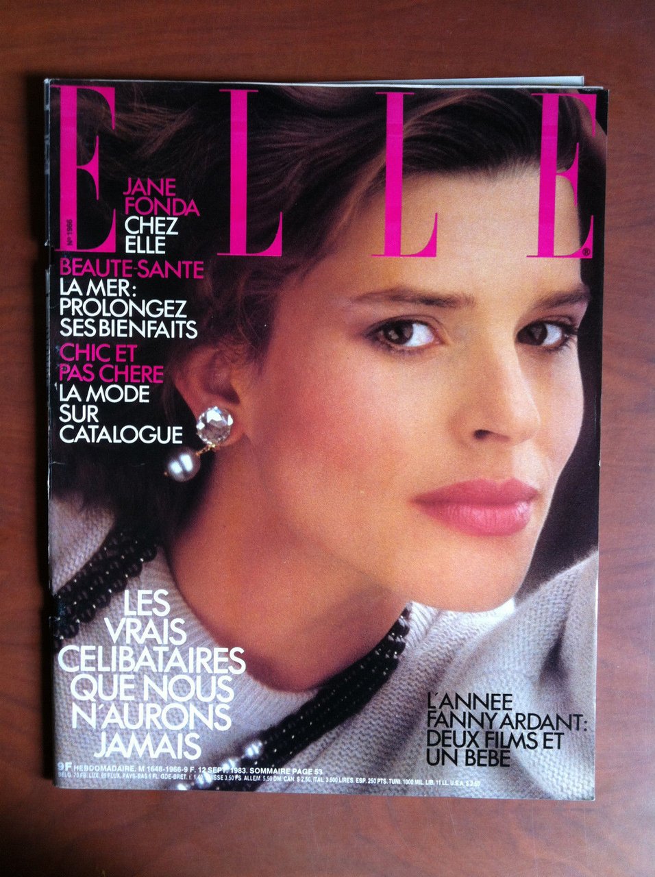 ELLE n^ 1966 Septembre 1983 Couverture: Fanny Ardant - E13277