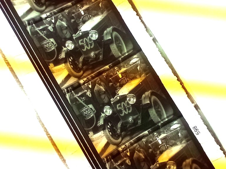 Filmato positivo 35 mm. Automobile una forma industriale anni '80 | Immagine Gallery 2