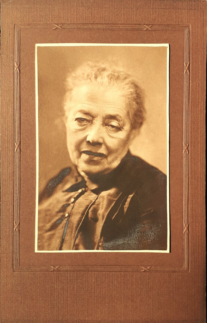 Foto originale Studio Rembrandt Torino Via Volta, 4.