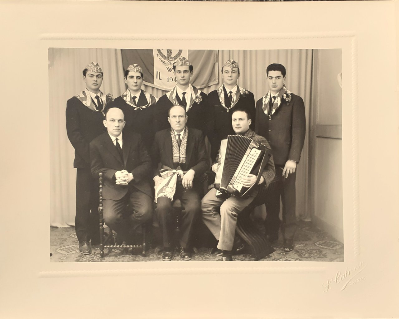 Fotografia originale - Gruppo di Leva allietato dal fisarmonicista Mario …