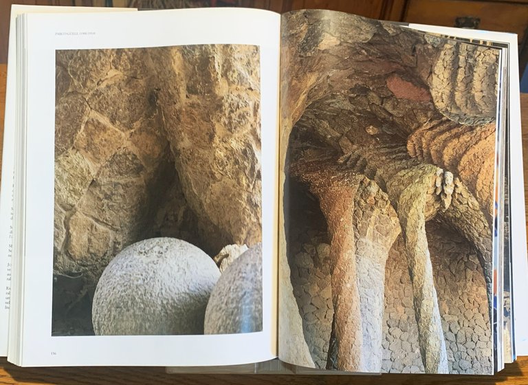 Gaudí. Spazio e segni del sacro