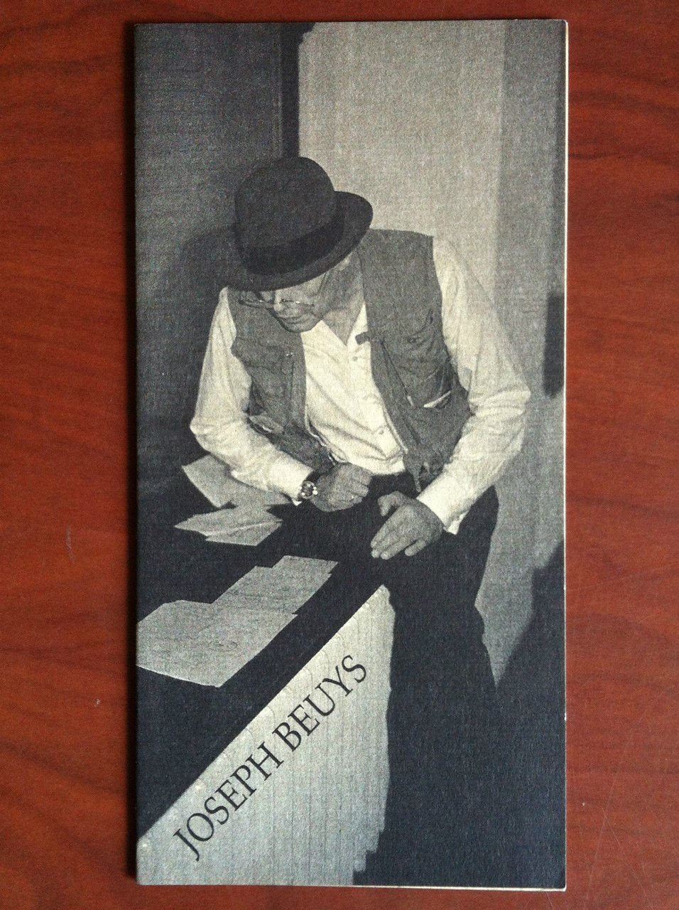 Invito alla mostra di Joseph Beuys Galleria Mudina Milano Gennaio …