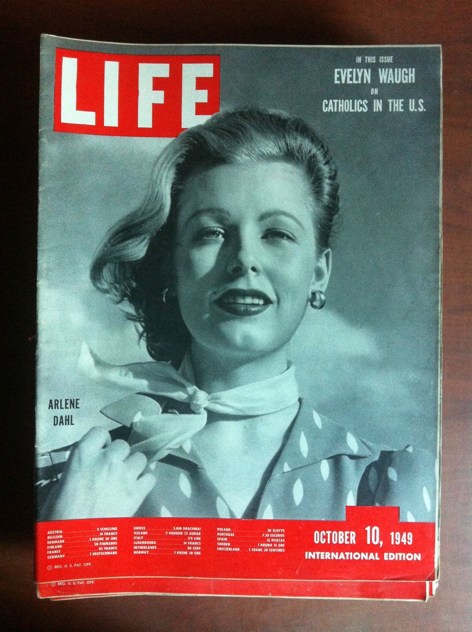 Life international Vol. 7 n^8 October 10, 1949 Cover Arlene …