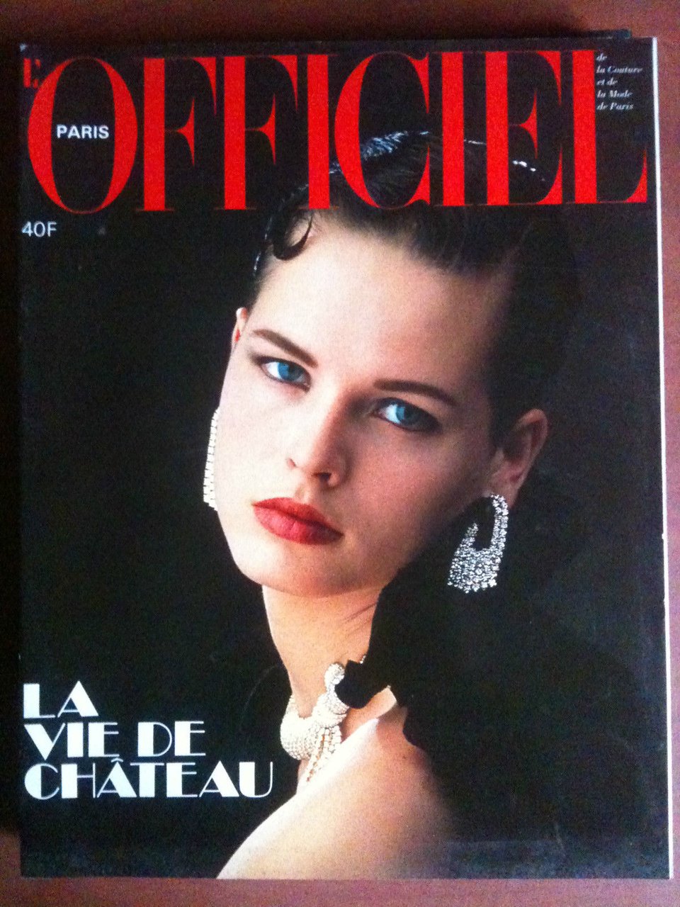 Officiel Paris n^718 Decembre 1985 Cover: Bernard Perris - E8904