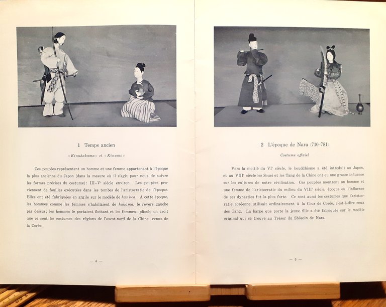 Poupées en costume historique du Japon