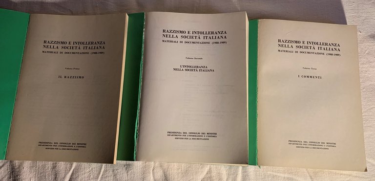 Razzismo e intolleranza nella società italiana. Materiali di documentazione (1988-1989). …