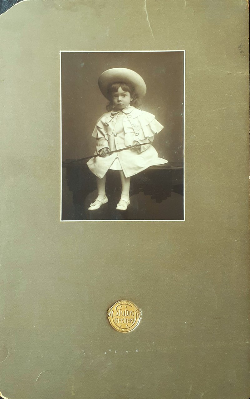 Ritratto fotografico del fotografo Bertieri Torino anni '20