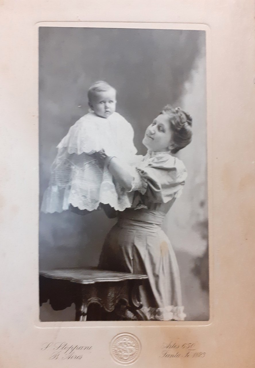 Ritratto mamma con bambina fotografo Stoppani Buenos Aires 1907