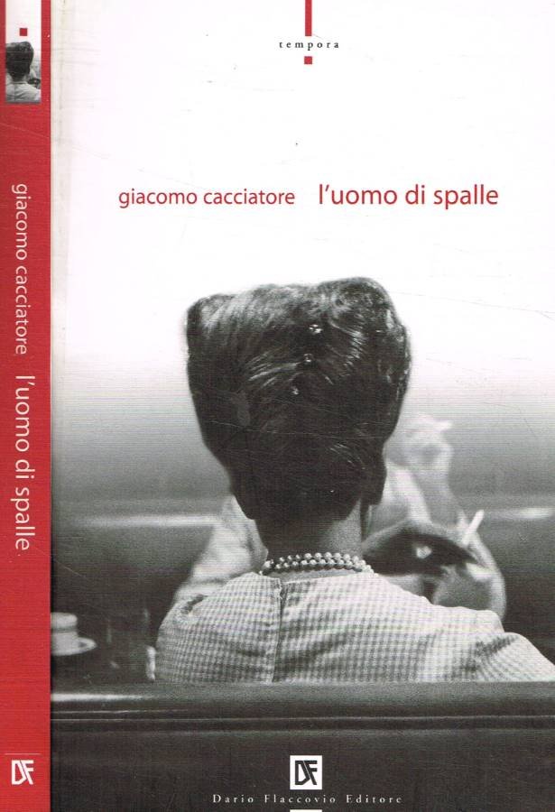 L'uomo di spalle | Immagine principale