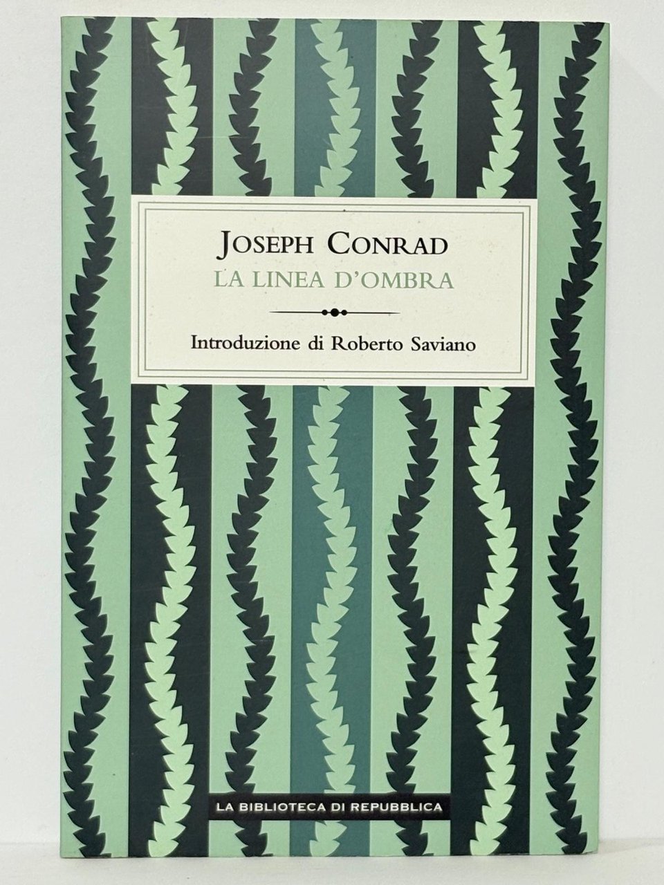 La linea d'ombra. Una confessione. [Library Binding]