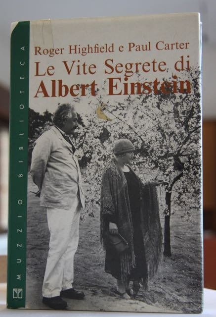 Le vite segrete di Albert Einstein