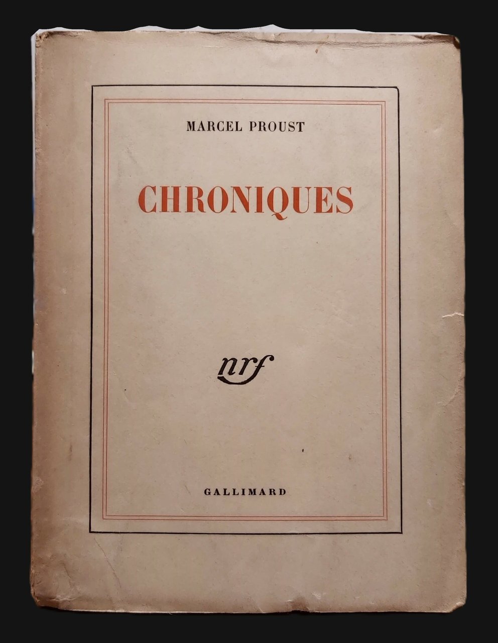 CHRONIQUES. | Immagine principale