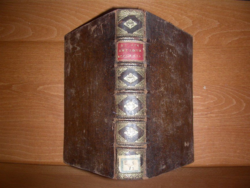 DE ANTIQUA ECCLESIAE DISCIPLINA. Dissertationes historicae. Excerptae