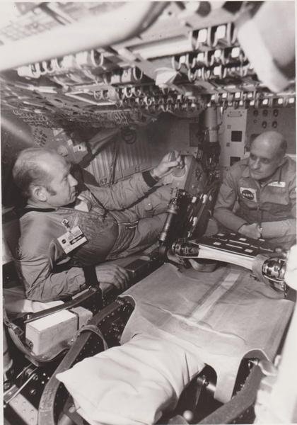 Johnson Space Center, I due comandanti Stafford e Leonov della …