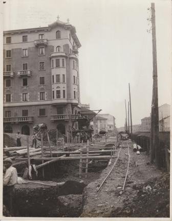 Lavori di costruzione dei collettori della rete fognaria