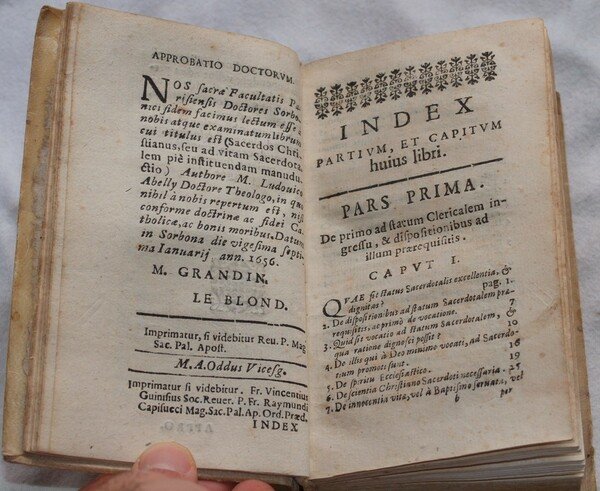 SACERDOS CHRISTIANUS SEU AD VITAM SACERDOTALEM PIE INSTITUENDA, MANUDUCTIO