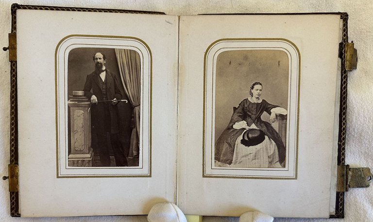 ALBUM FOTOGRAFICO 1866 CIRCA GIUSEPPE GARIBALDI