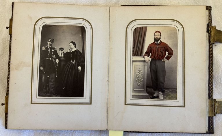 ALBUM FOTOGRAFICO 1866 CIRCA GIUSEPPE GARIBALDI