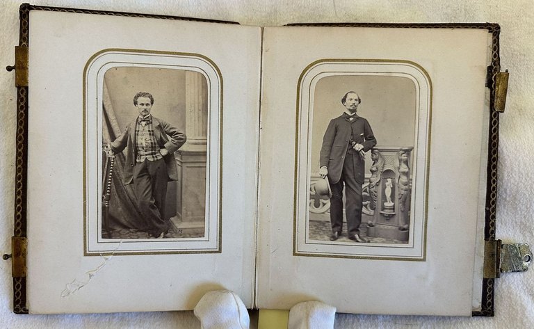 ALBUM FOTOGRAFICO 1866 CIRCA GIUSEPPE GARIBALDI