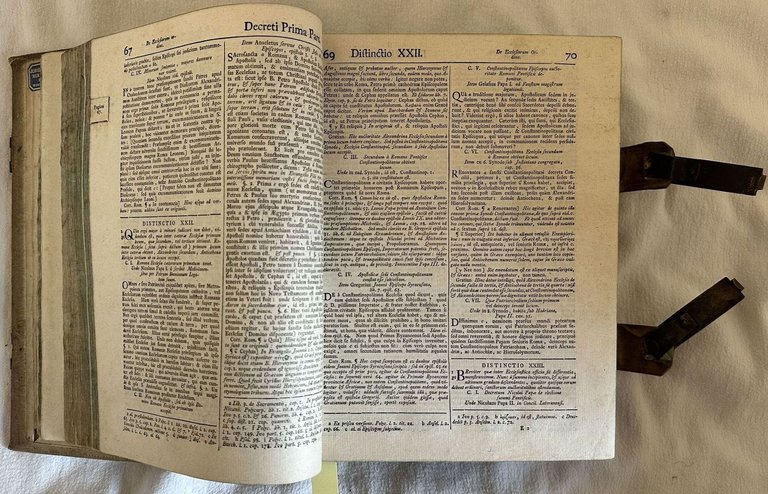 CORPUS JURIS CANONICI ACADEMICUM EMENDATUM ET NOTIS P. LANCELLOTTI IN …