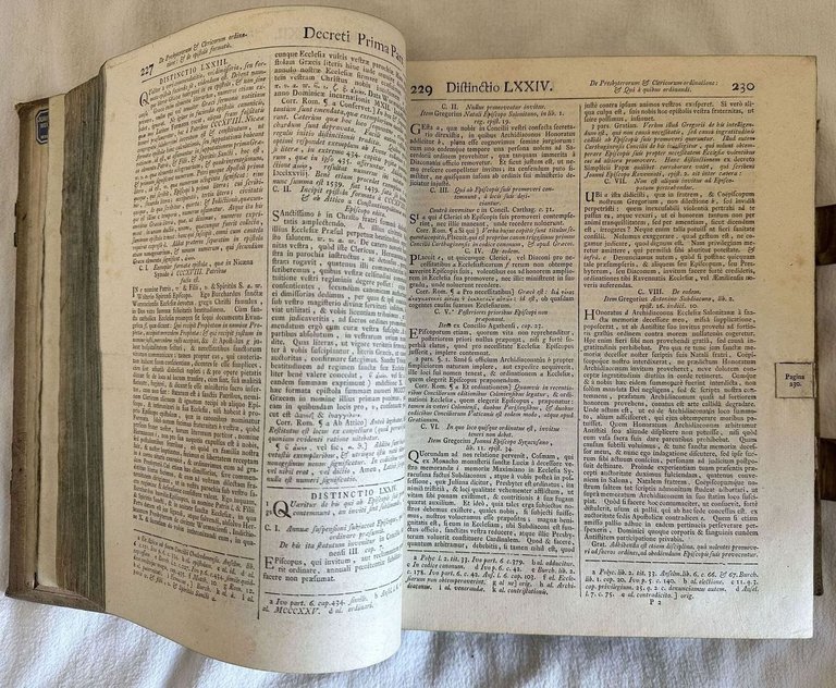 CORPUS JURIS CANONICI ACADEMICUM EMENDATUM ET NOTIS P. LANCELLOTTI IN …