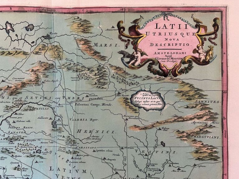 LATII UTRIUSQUE NOVA DESCRIPTIO