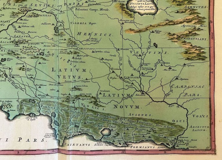 LATII UTRIUSQUE NOVA DESCRIPTIO