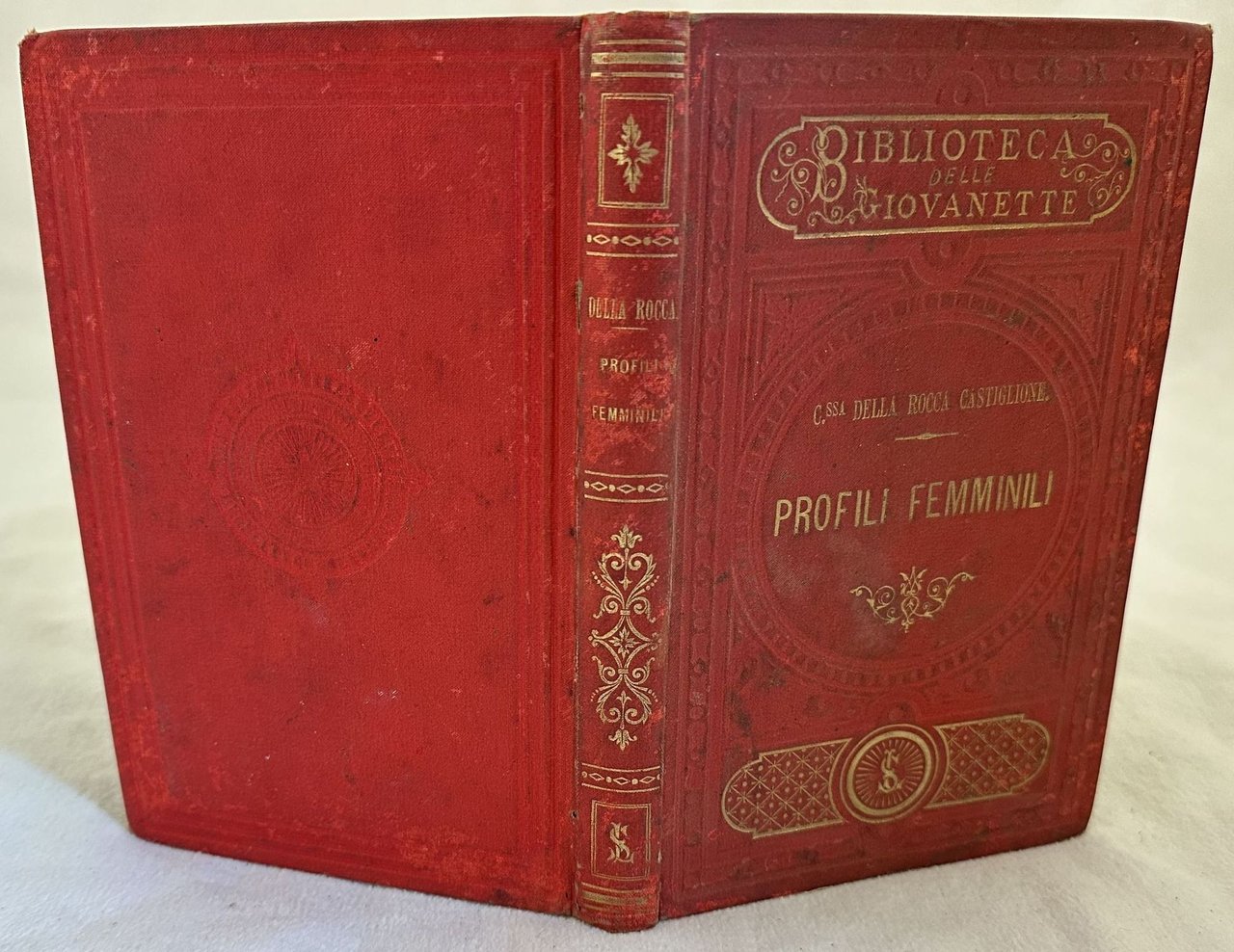 PROFILI FEMMINILI | Immagine principale