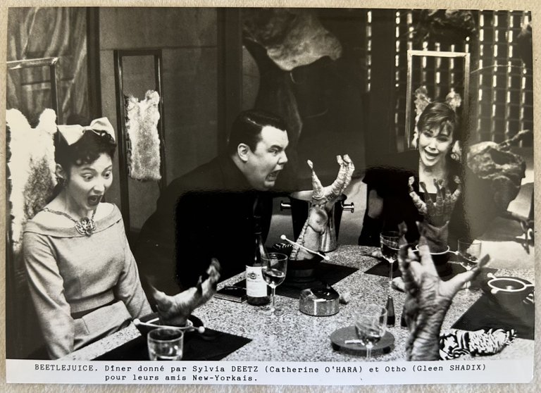 RACCOLTA DI SEI FOTO ORIGINALI DAL FILM "BEETLEJUICE" 1988 | Immagine Gallery 2