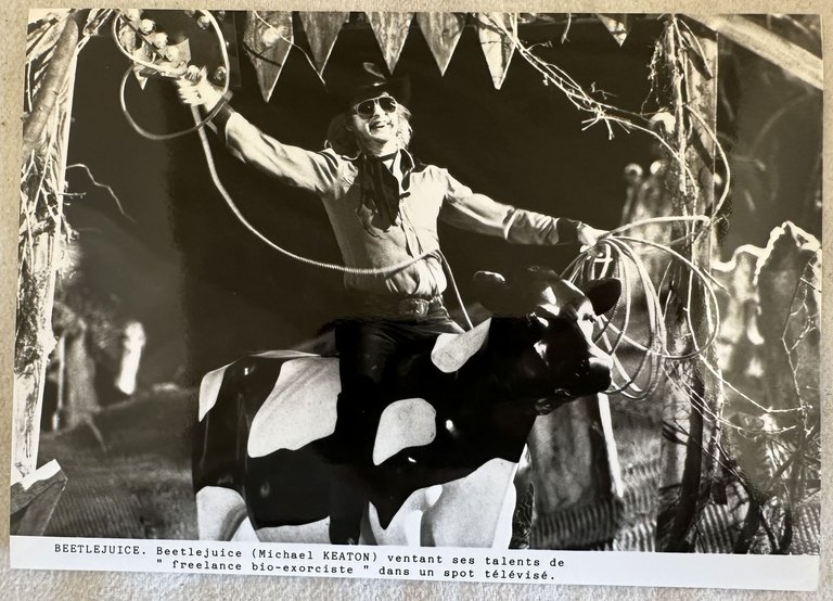 RACCOLTA DI SEI FOTO ORIGINALI DAL FILM "BEETLEJUICE" 1988 | Immagine Gallery 3
